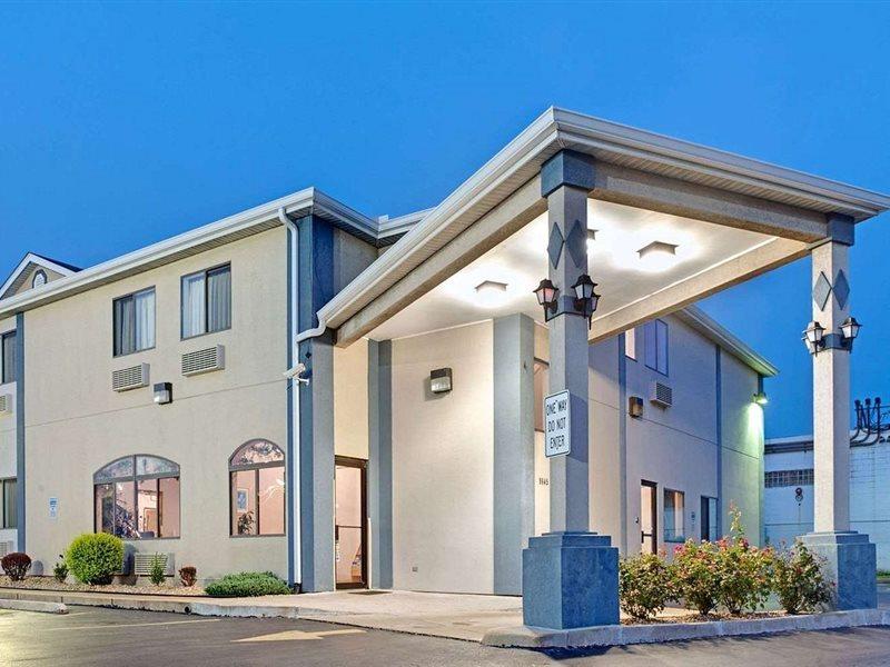 Travelodge By Wyndham St. Louis Berkeley Εξωτερικό φωτογραφία