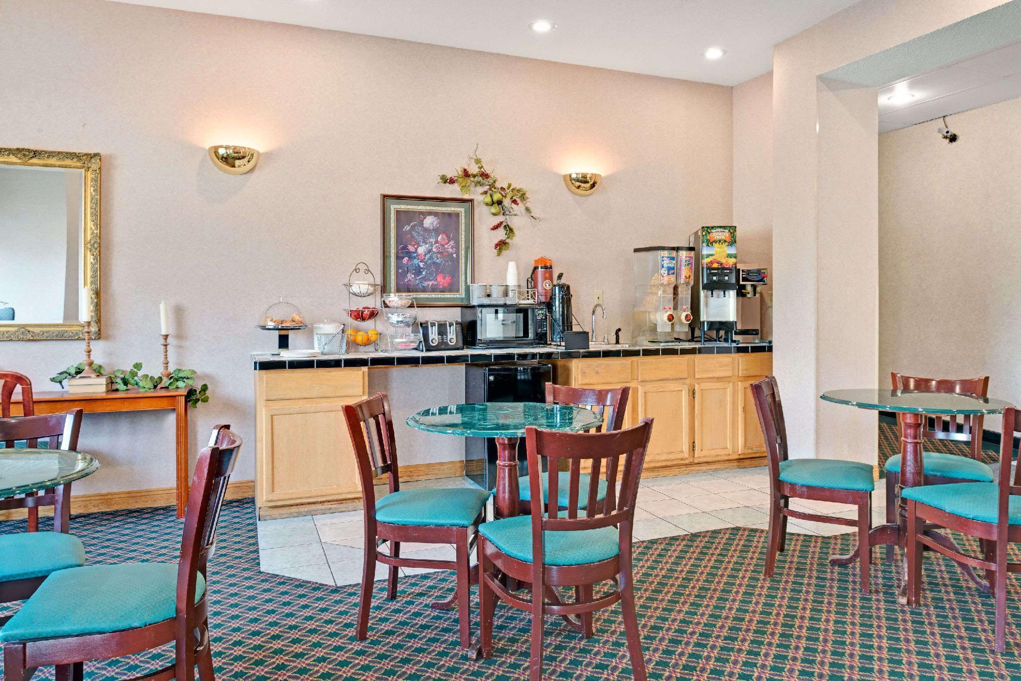 Travelodge By Wyndham St. Louis Berkeley Εξωτερικό φωτογραφία