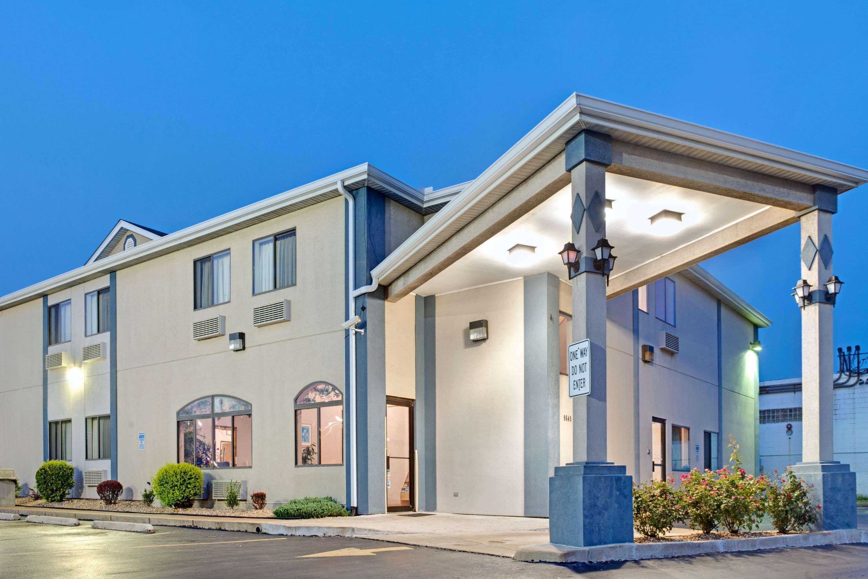 Travelodge By Wyndham St. Louis Berkeley Εξωτερικό φωτογραφία