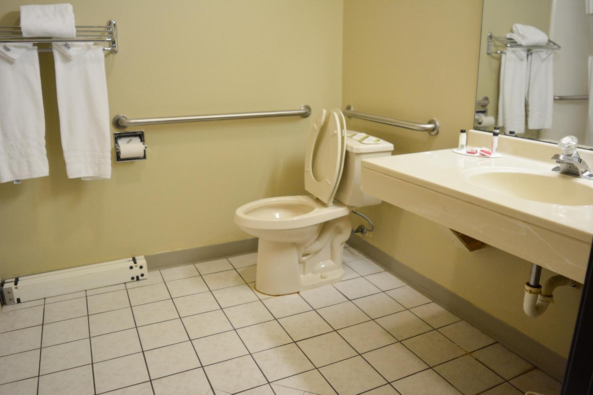 Travelodge By Wyndham St. Louis Berkeley Εξωτερικό φωτογραφία