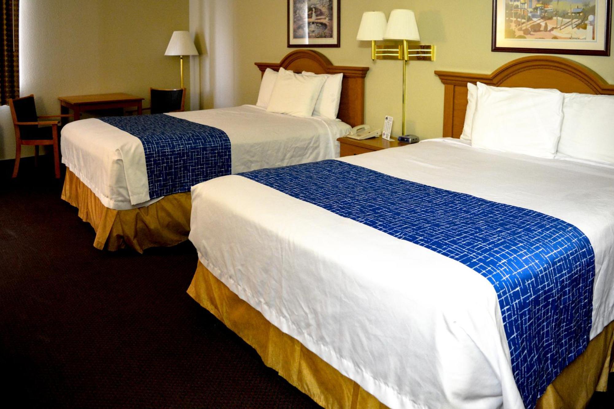 Travelodge By Wyndham St. Louis Berkeley Εξωτερικό φωτογραφία